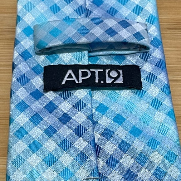 Tie by APT.9 - Picture 2 of 3